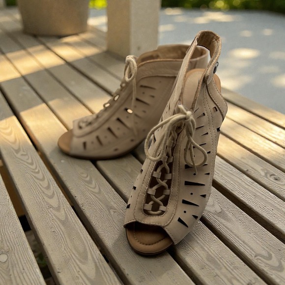 Earth Kristen‎ LUG Sandals Women's 7.5 D Wide Beige Leather Lace-Up Comfort - Picture 13 of 14